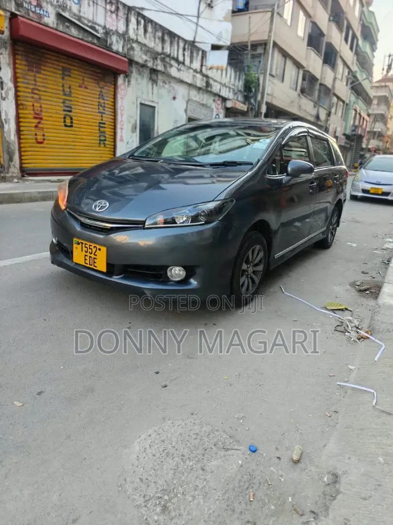 Toyota Wish 2013 Black