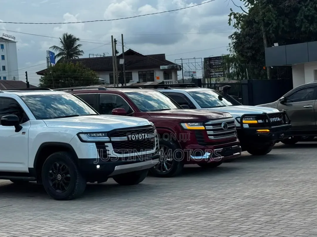 Toyota Land Cruiser 2024 White