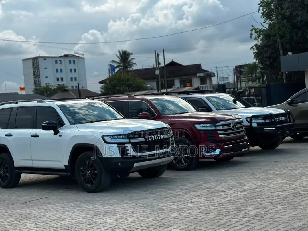 Toyota Land Cruiser 2024 White