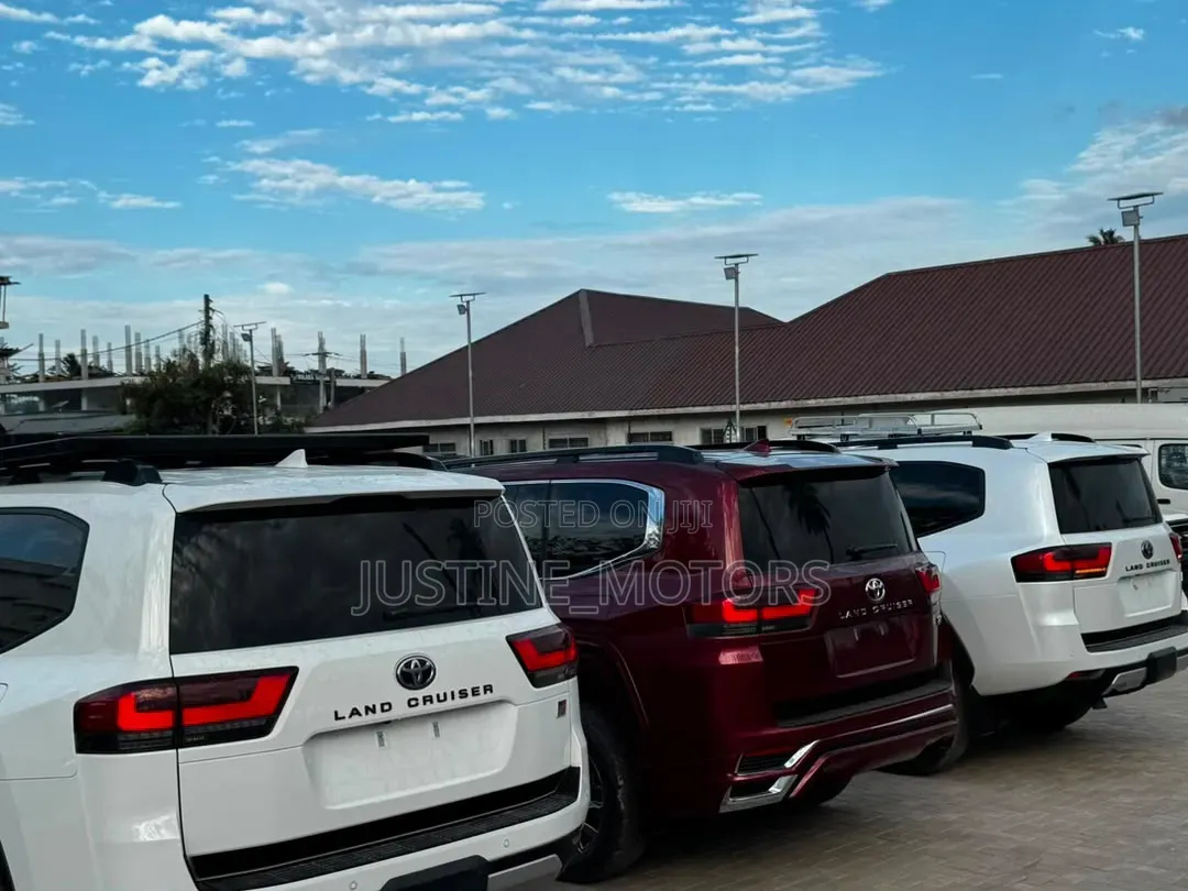 Toyota Land Cruiser 2024 White