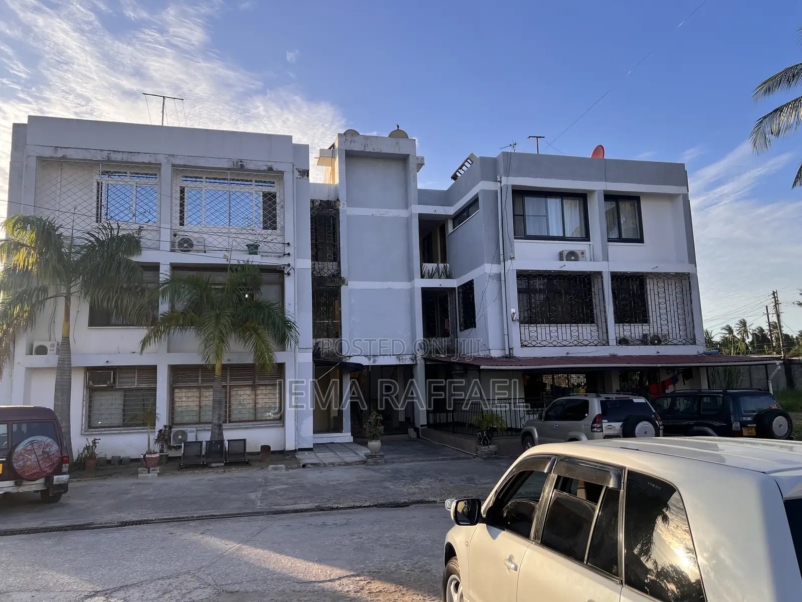 3bdrm Block of Flats in Mikocheni for sale