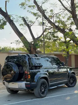 Land Rover Defender 2022 Black