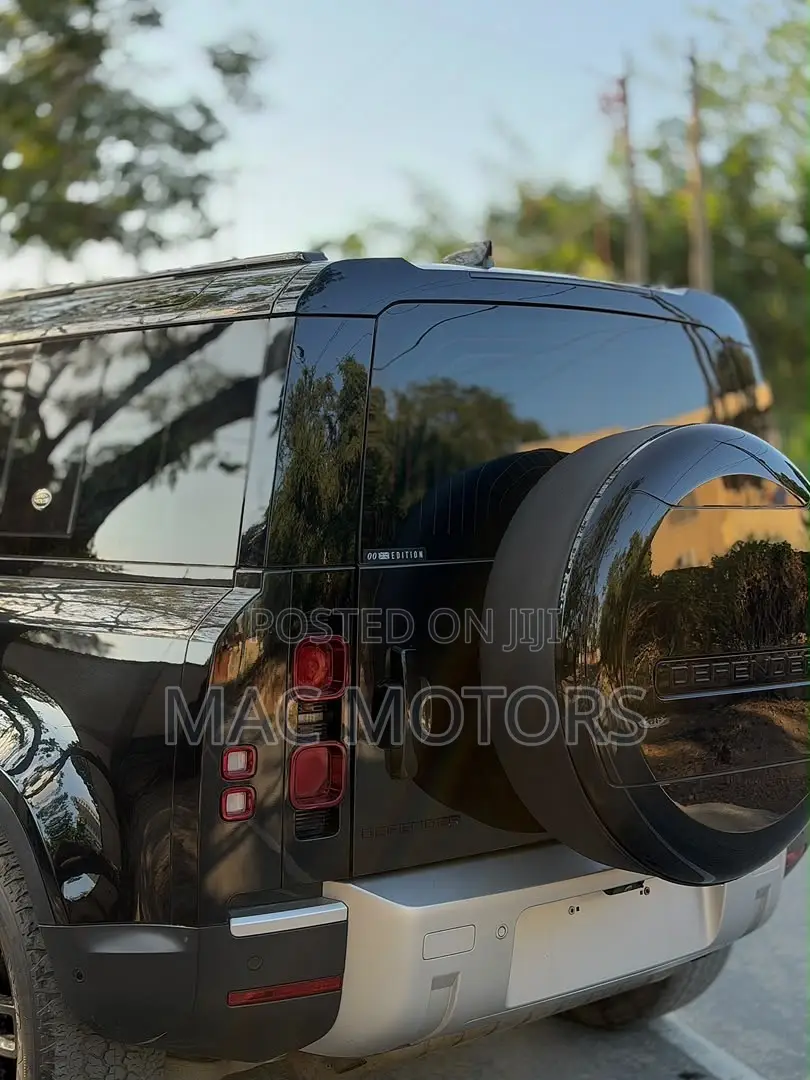 Land Rover Defender 2022 Black