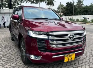 Toyota Land Cruiser 2013 Red