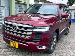 Toyota Land Cruiser 2013 Red