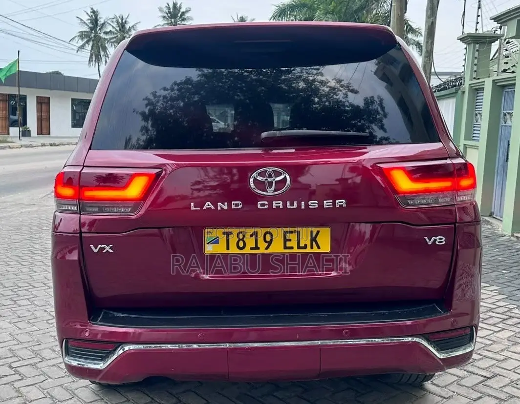 Toyota Land Cruiser 2013 Red