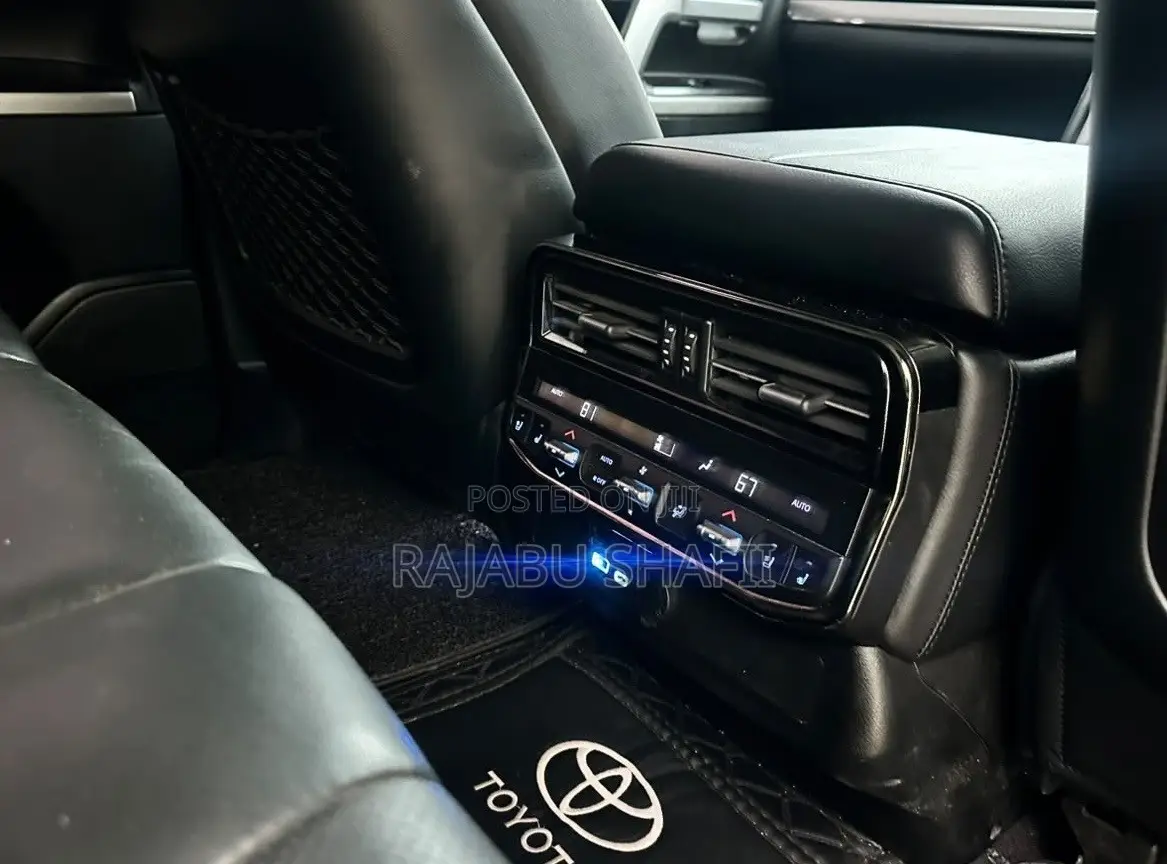 Toyota Land Cruiser 2013 Red