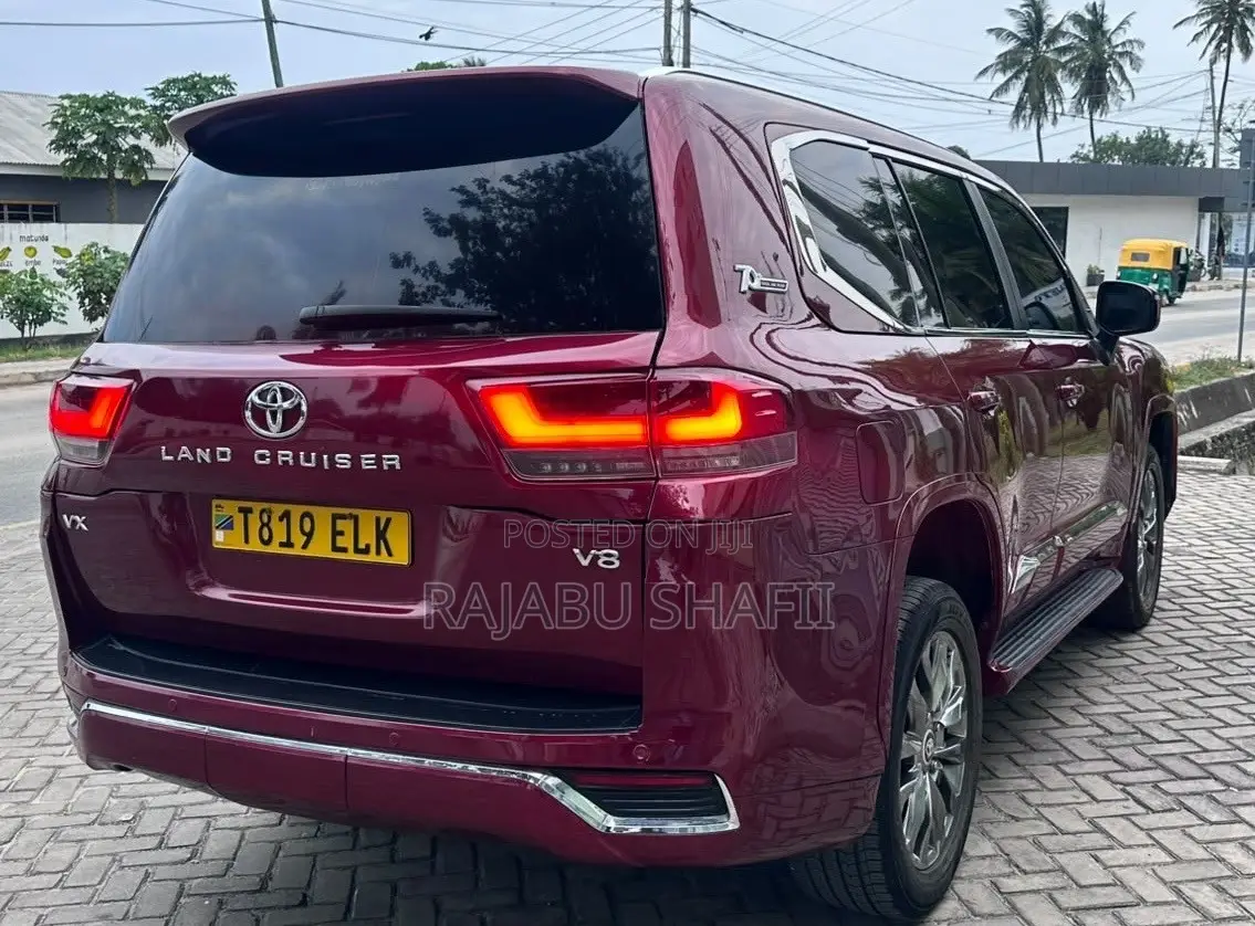 Toyota Land Cruiser 2013 Red