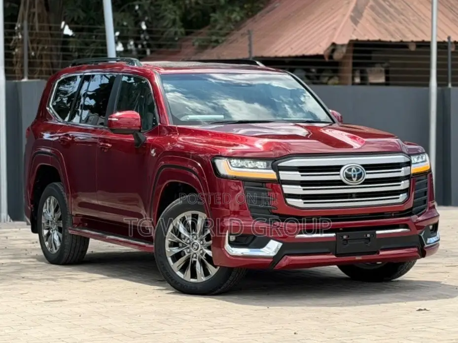 Toyota Land Cruiser LC300 2024 Red