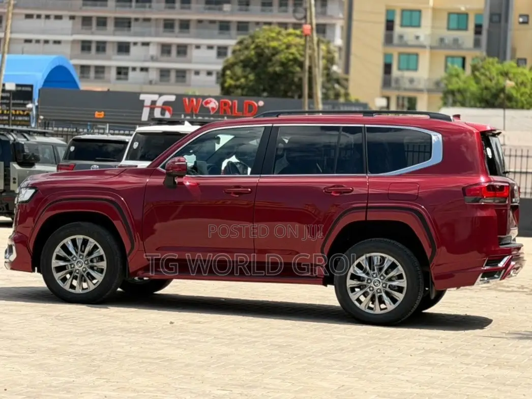 Toyota Land Cruiser LC300 2024 Red