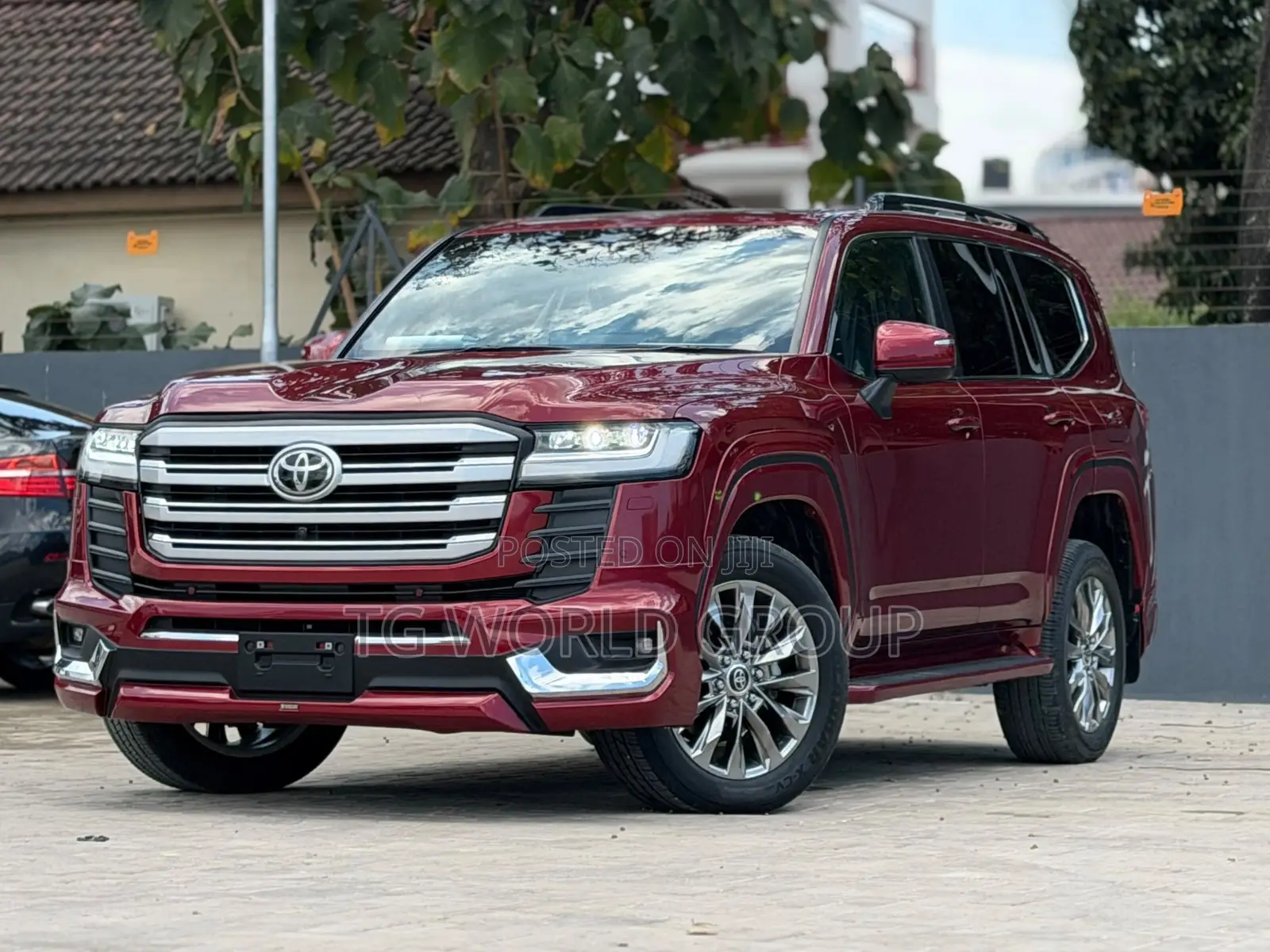 Toyota Land Cruiser LC300 2024 Red