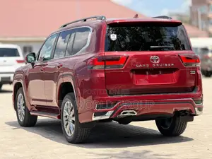 Toyota Land Cruiser LC300 2024 Red