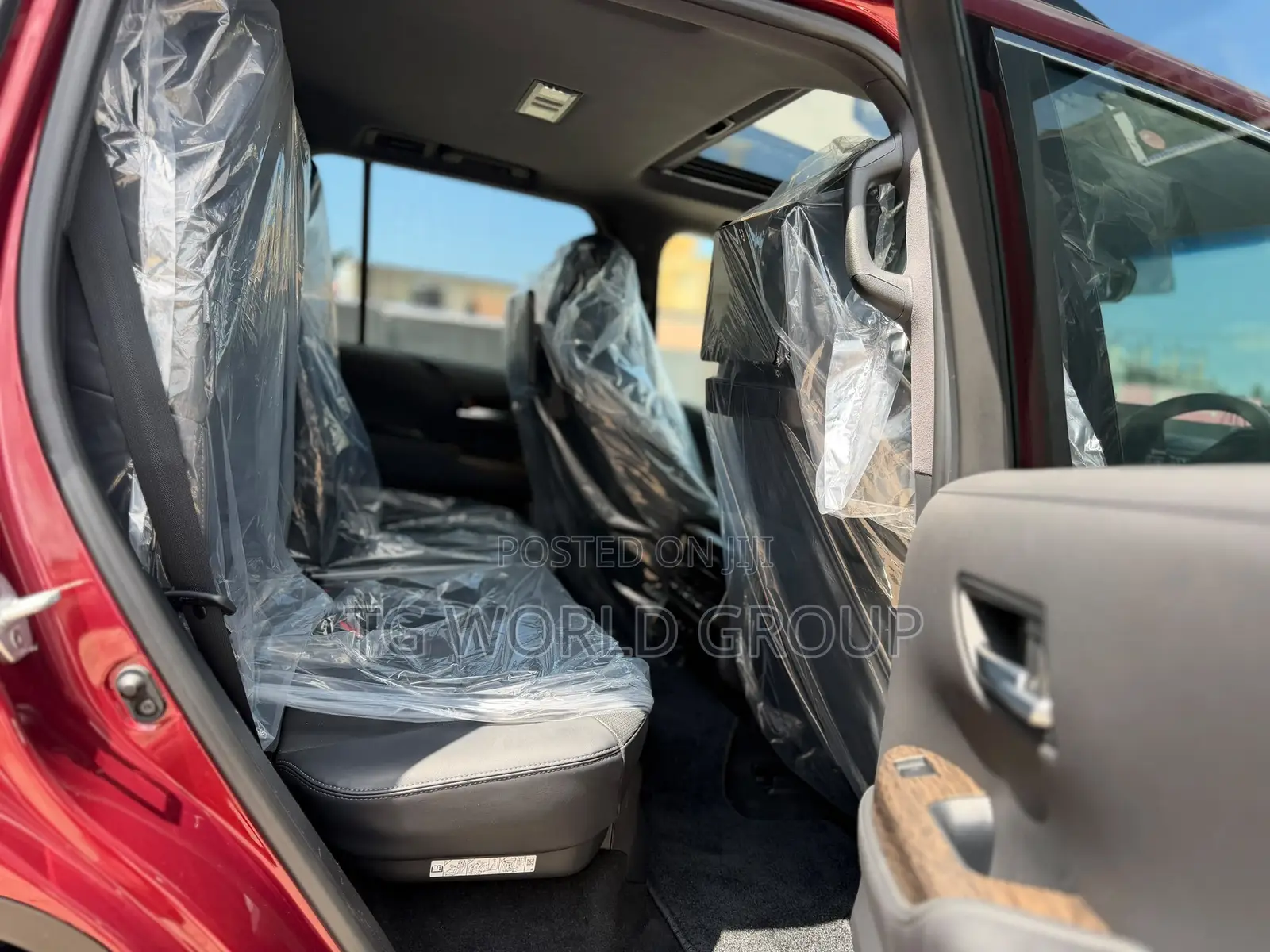 Toyota Land Cruiser LC300 2024 Red