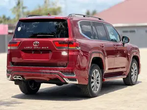 Toyota Land Cruiser LC300 2024 Red