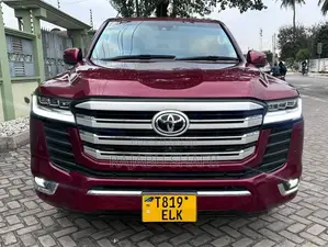 Toyota Land Cruiser 2013 Red