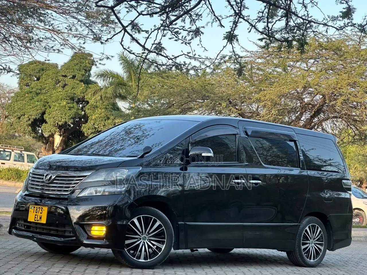 Toyota Vellfire V 2.4 FWD 7-Seater 2010 Black