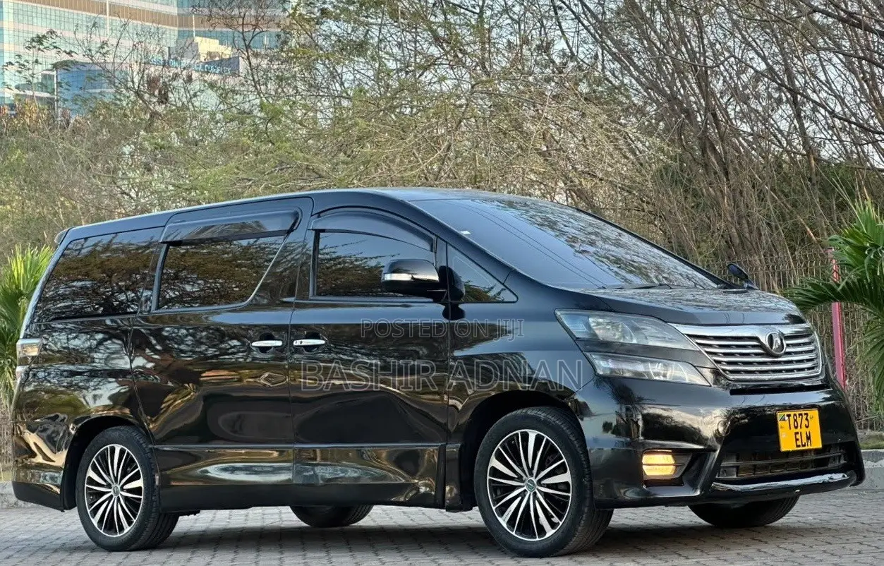 Toyota Vellfire V 2.4 FWD 7-Seater 2010 Black