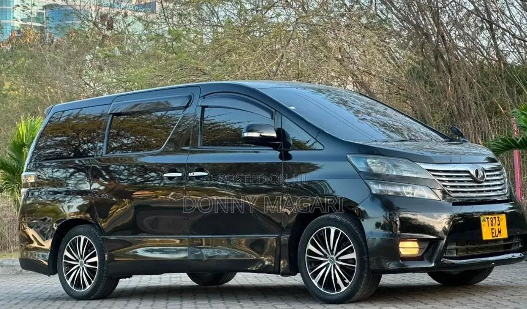 Toyota Vellfire 2010 Black