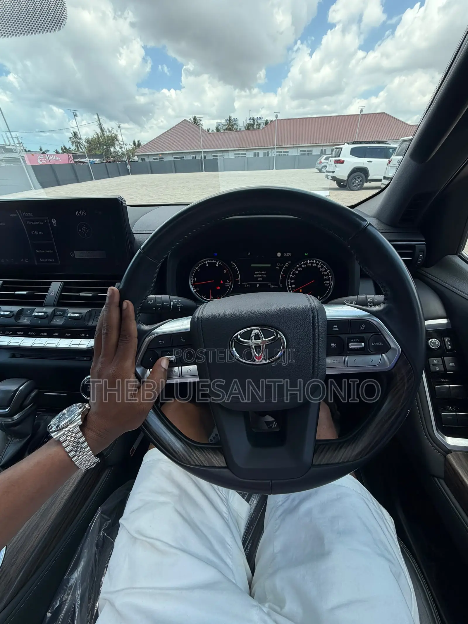 Toyota Land Cruiser 2024 Red