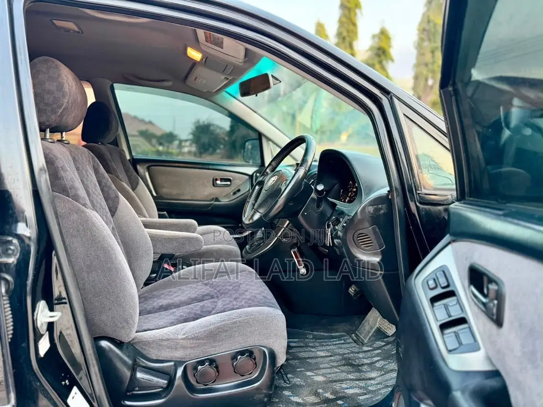 Toyota Harrier 2.4 2005 Black