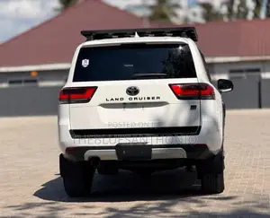 Toyota Land Cruiser 2024 Pearl