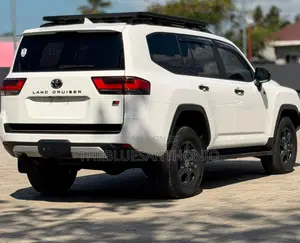 Toyota Land Cruiser 2024 Pearl