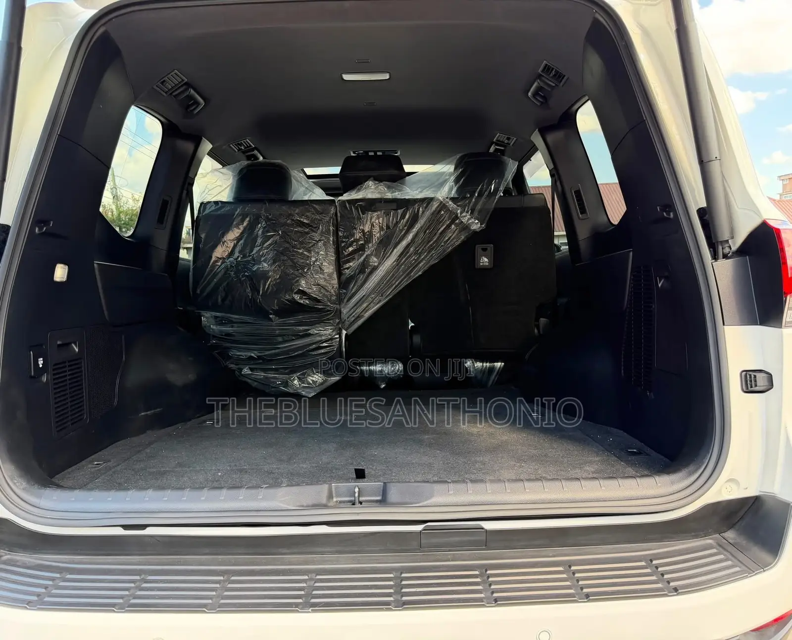 Toyota Land Cruiser 2024 Pearl
