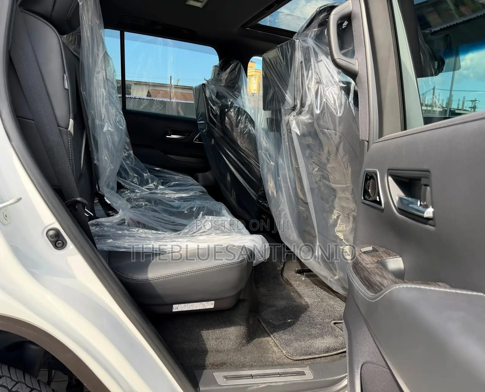 Toyota Land Cruiser 2024 Pearl