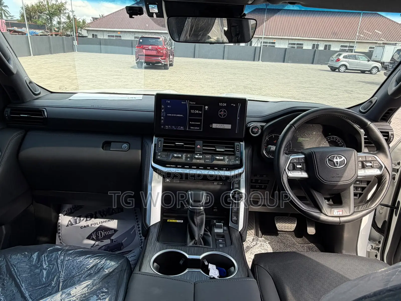 Toyota Land Cruiser LC300 2024 White