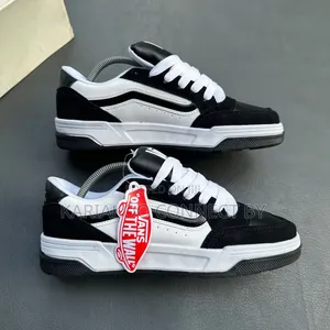 Vans Upland Sneakers Collection
