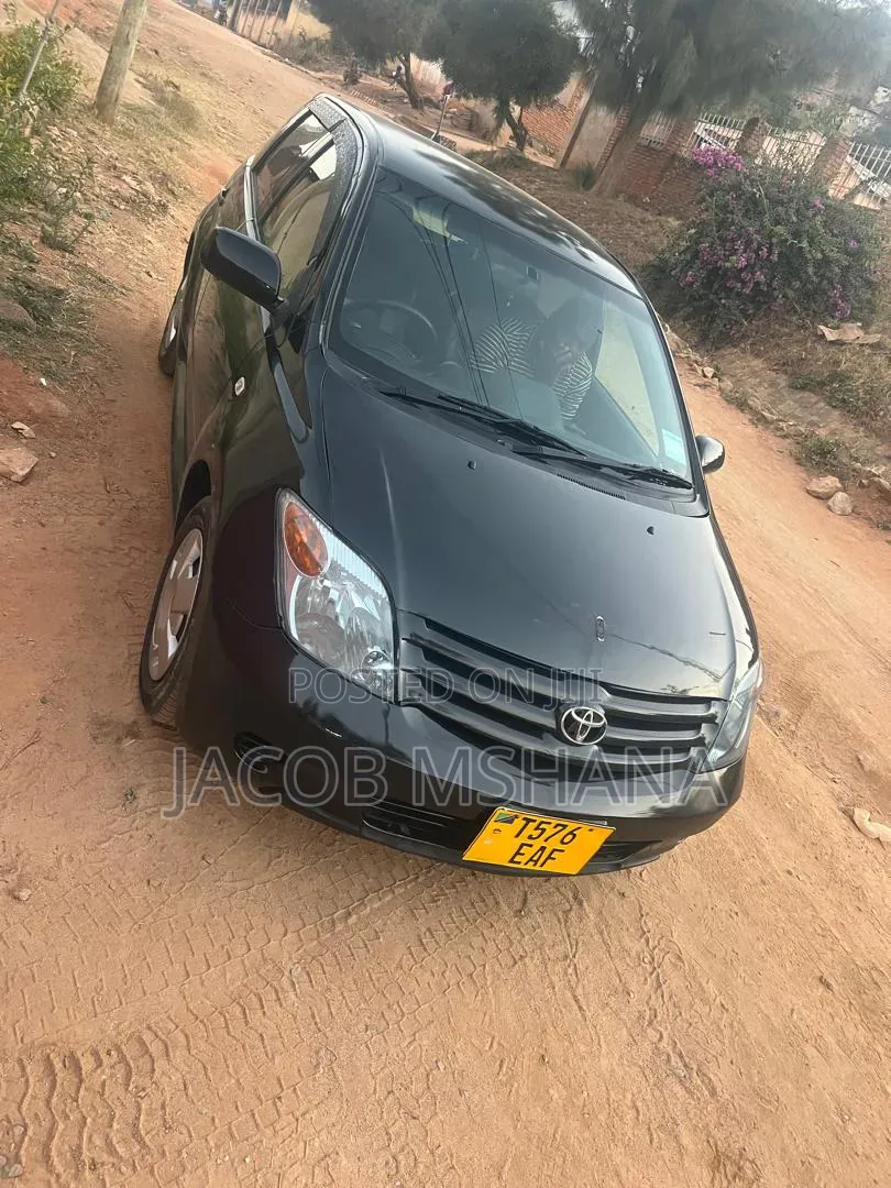 Toyota IST 2006 Black