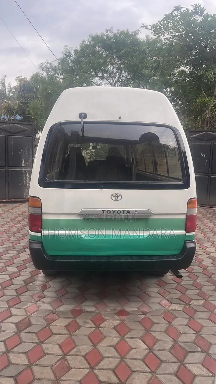 Toyota HiAce 1997 White