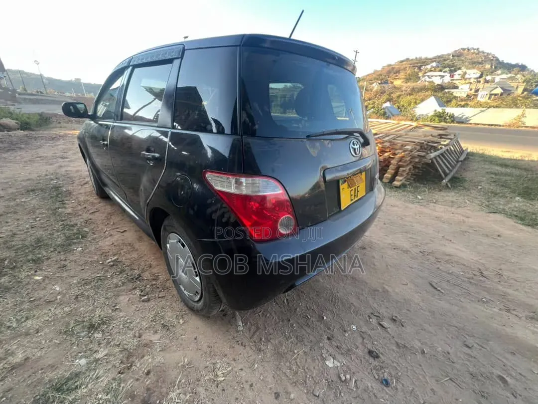 Toyota IST 2006 Black