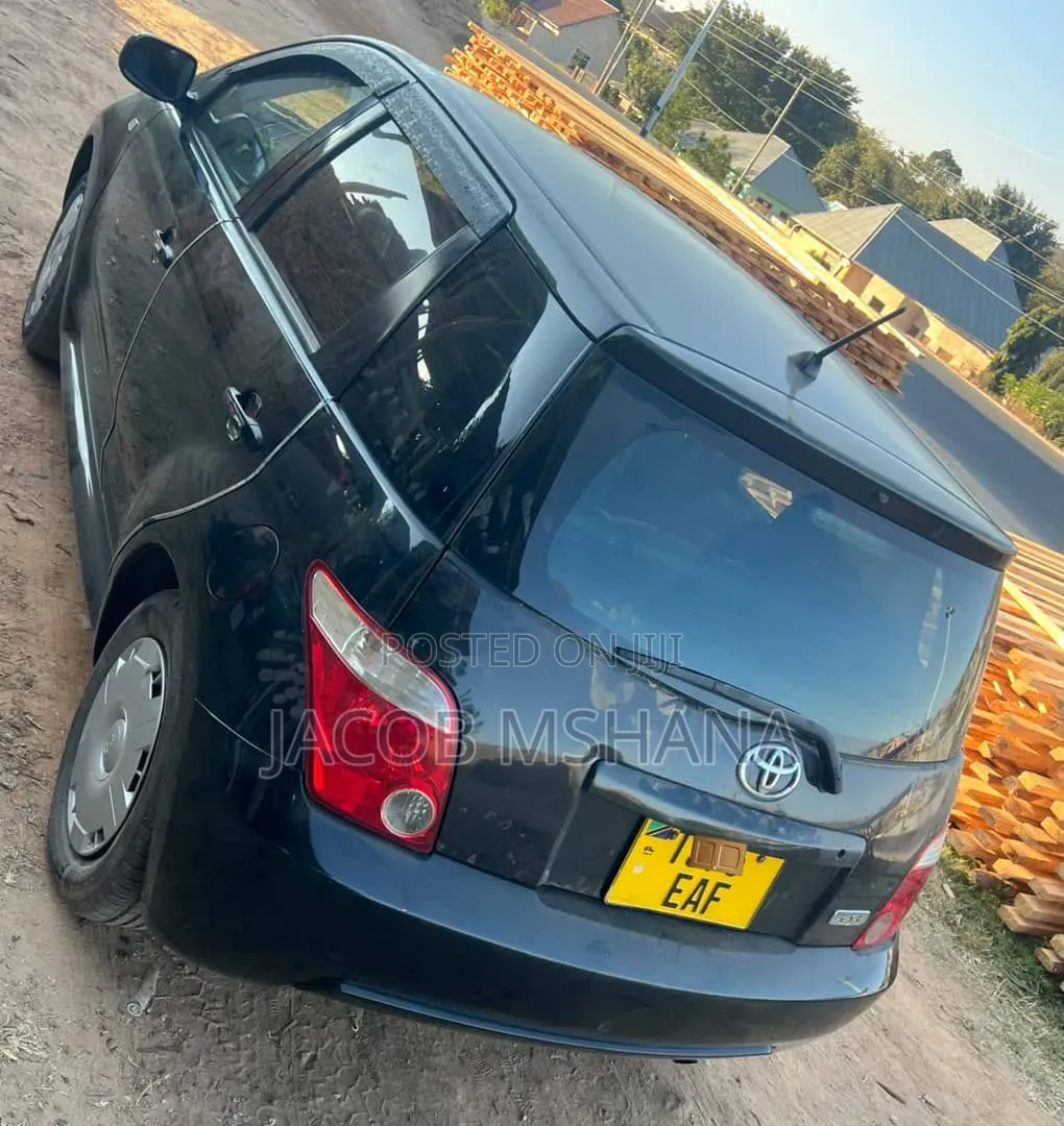 Toyota IST 2006 Black