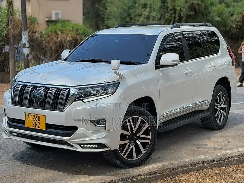 Toyota Land Cruiser Prado 2.8 2019 White
