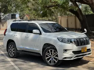 Toyota Land Cruiser Prado 2.8 2019 White