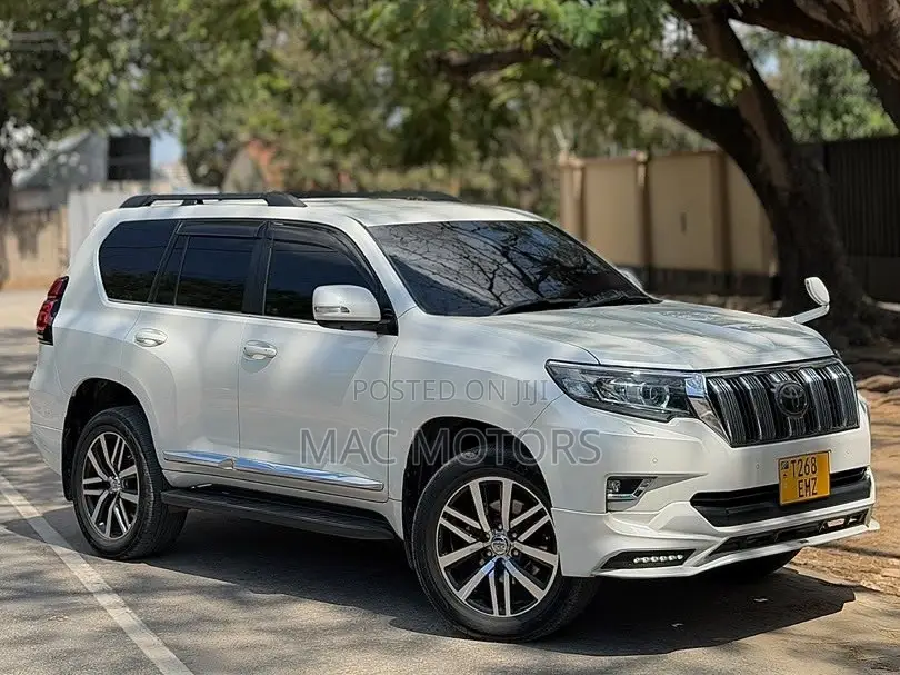 Toyota Land Cruiser Prado 2.8 2019 White