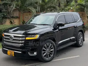 Toyota Land Cruiser 2016 Black