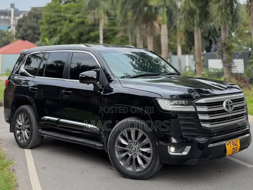 Toyota Land Cruiser 2016 Black