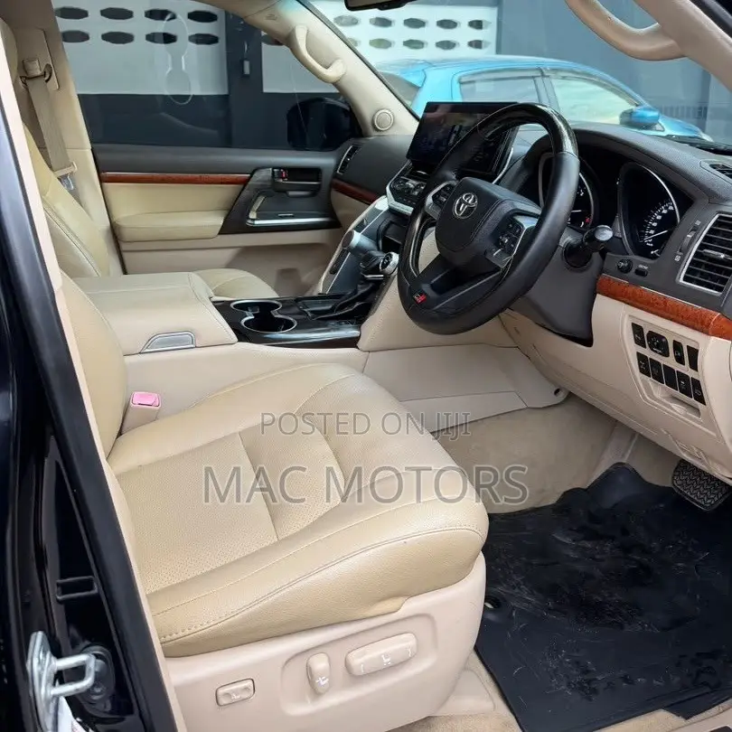Toyota Land Cruiser 2016 Black