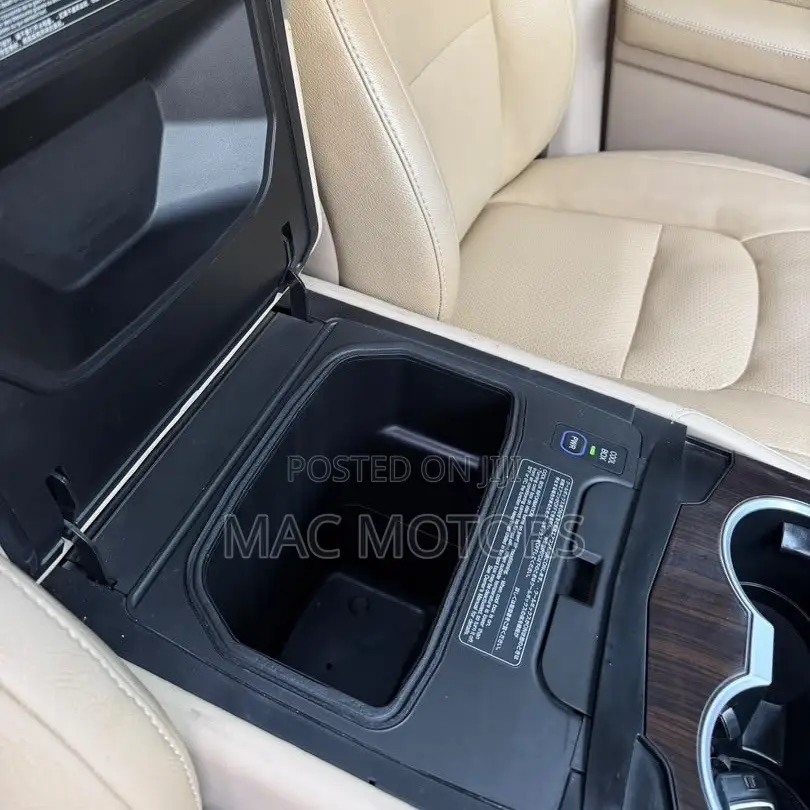 Toyota Land Cruiser 2016 Black