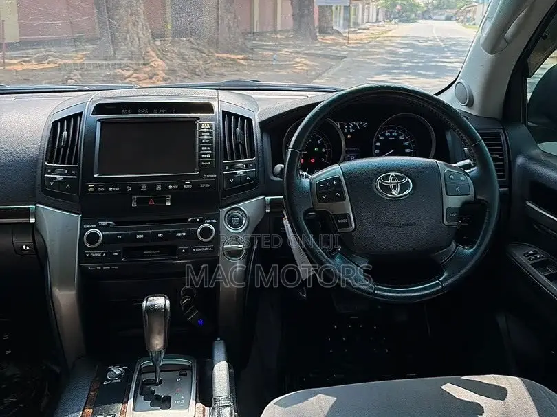 Toyota Land Cruiser 2009 Black