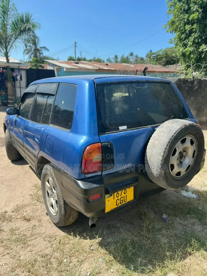 Toyota RAV4 1999 Blue