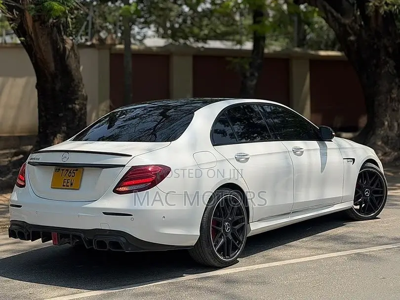 Mercedes-Benz E200 2017 White