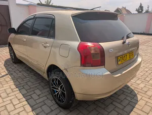 Toyota Corolla RunX 2006 Gold