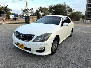 Toyota Crown 2009 White