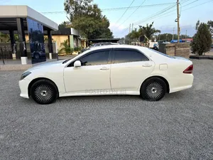 Toyota Crown 2009 White