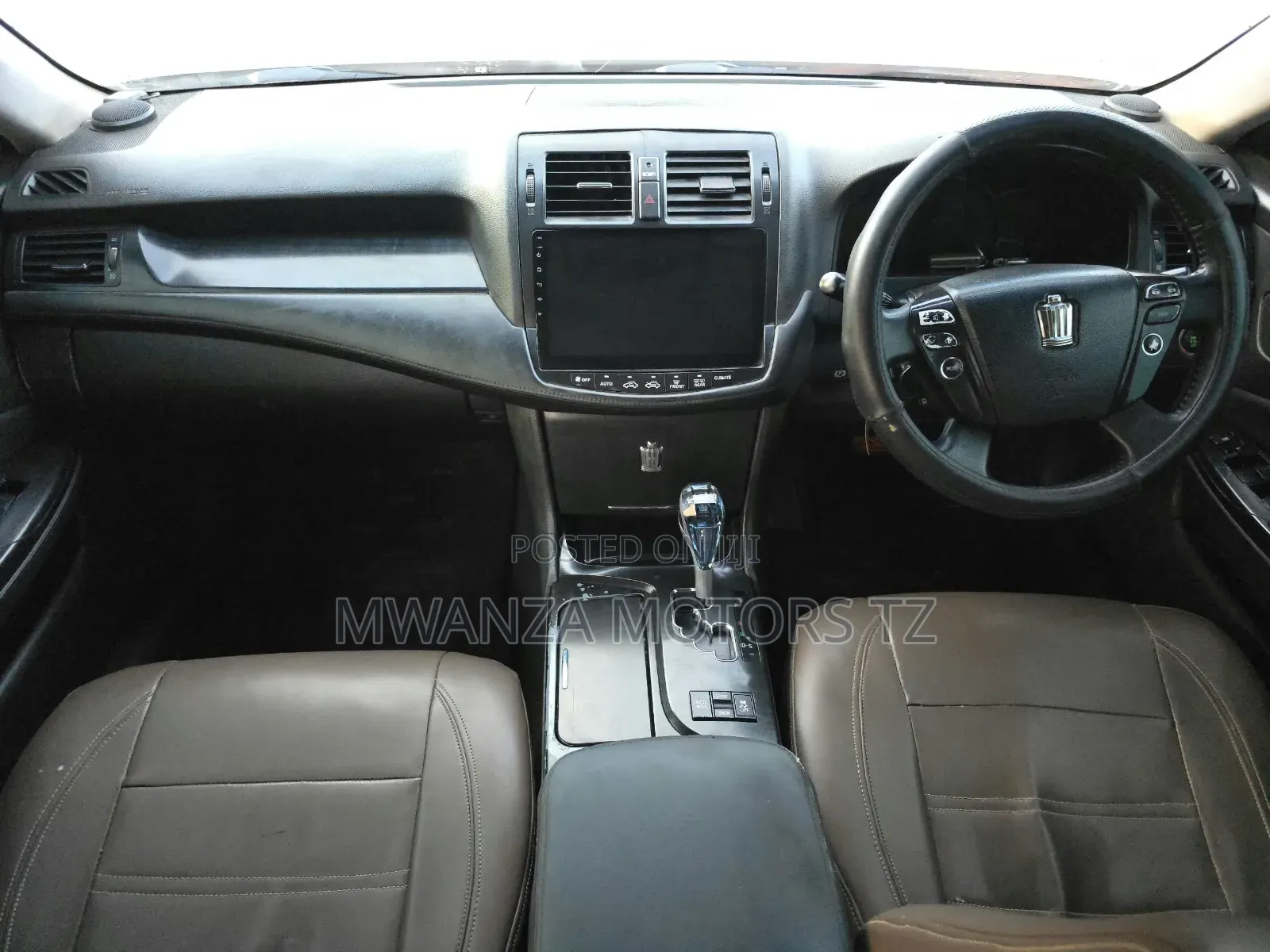 Toyota Crown 2009 White