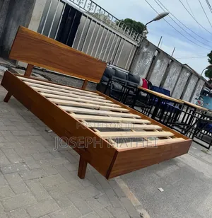 Kitanda Simple Mbao Ngumu 5/6