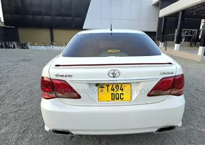 Toyota Crown 2009 White